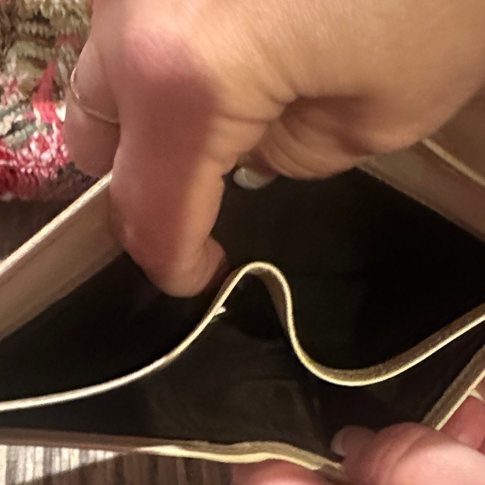 Gucci Beige and Brown Monogram Wallet - Picture 3 of 7